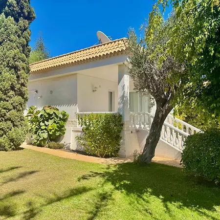 Casa Lilo, En Jardin Grande, Con Gran Piscina Y Barbacoa Nyaraló Arona
