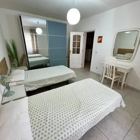 Casa Lilo, En Jardin Grande, Con Gran Piscina Y Barbacoa Nyaraló Arona
