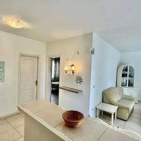Casa Lilo, En Jardin Grande, Con Gran Piscina Y Barbacoa * Arona