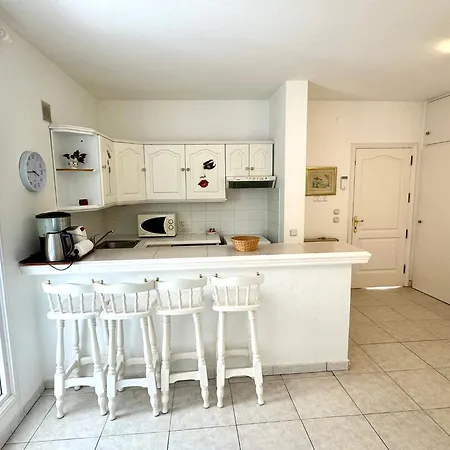 Semesterbostad Casa Lilo, En Jardin Grande, Con Gran Piscina Y Barbacoa