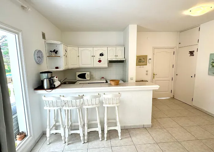 Дом отдыха Casa Lilo, En Jardin Grande, Con Gran Piscina Y Barbacoa