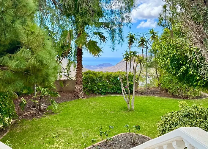 Casa Lilo, En Jardin Grande, Con Gran Piscina Y Barbacoa *