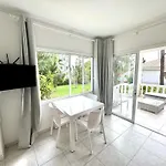Casa Lilo, En Jardin Grande, Con Gran Piscina Y Barbacoa