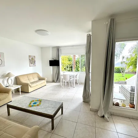 Casa Lilo, En Jardin Grande, Con Gran Piscina Y Barbacoa Casa de Férias