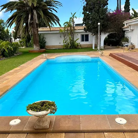 Casa de Férias Casa Lilo, En Jardin Grande, Con Gran Piscina Y Barbacoa