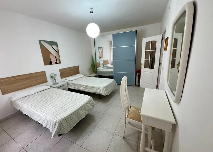 Casa Lilo, En Jardin Grande, Con Gran Piscina Y Barbacoa Semesterbostad