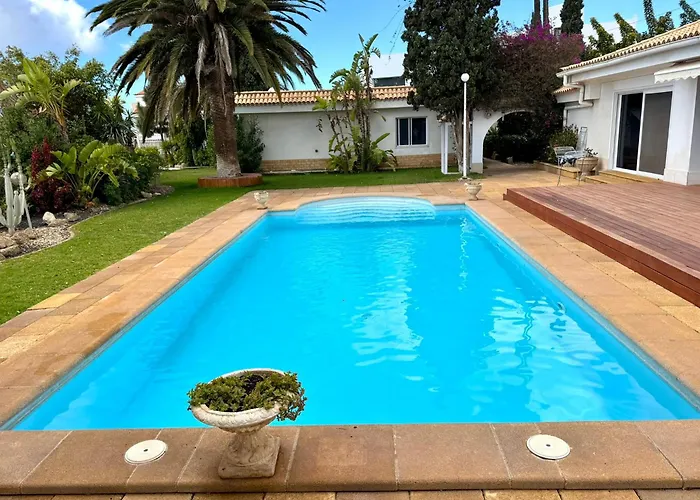Ferienhaus Casa Lilo, En Jardin Grande, Con Gran Piscina Y Barbacoa